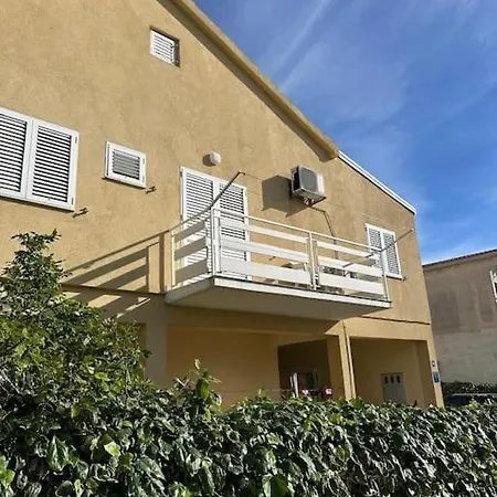 Apartman Mia Biograd Na Moru